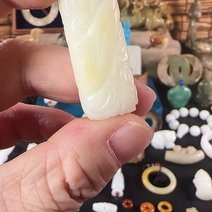和田玉（糖玉）未镶嵌颈饰