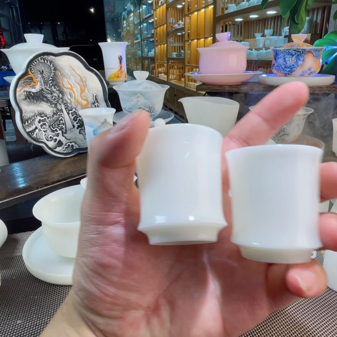 手绘的小卡和小卡都是