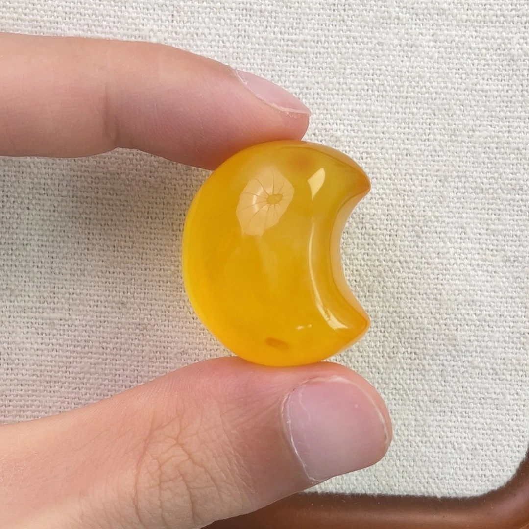 琥珀未镶嵌珠宝奇石月亮