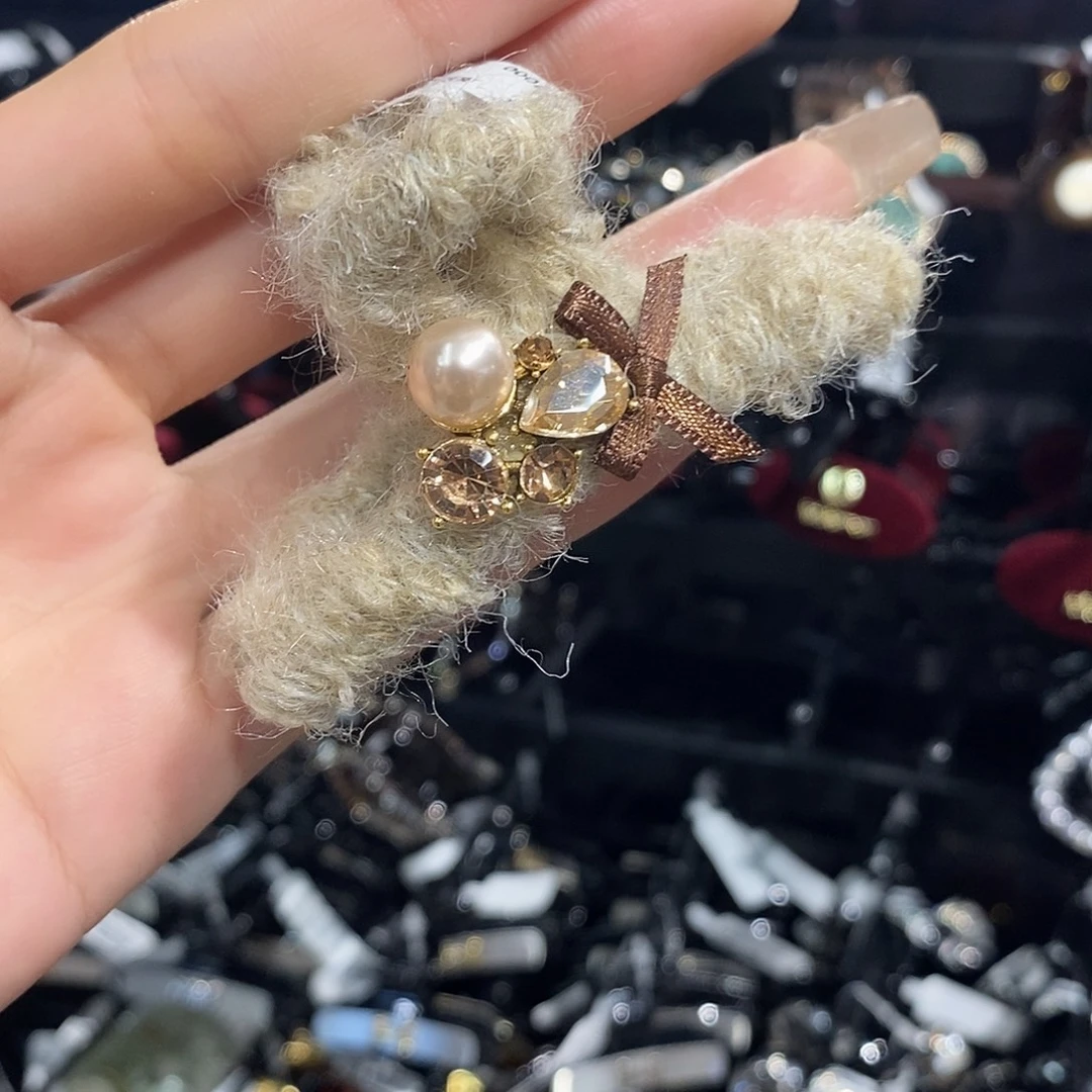 皮质铁合金半抓刘海抓