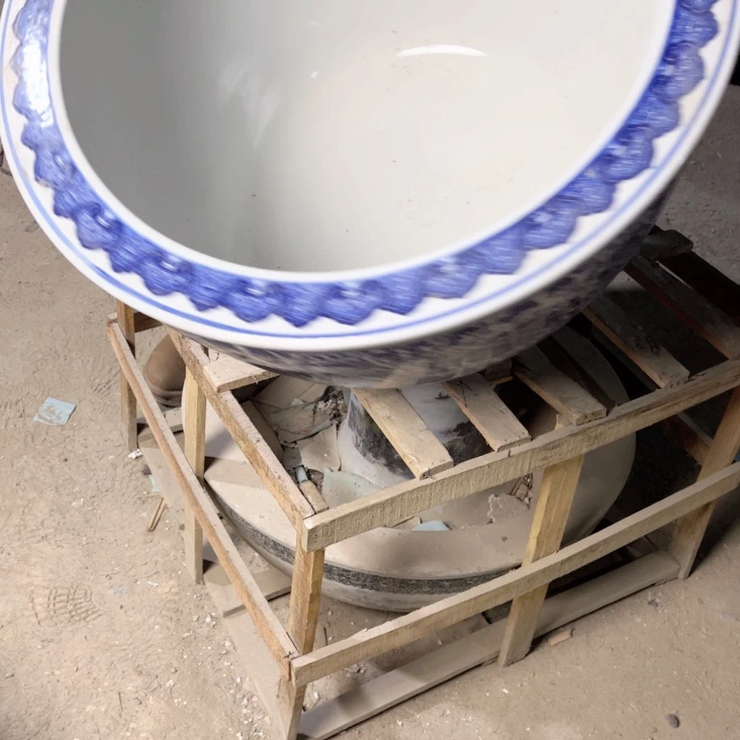 瓷片缠枝莲52.8888888888888