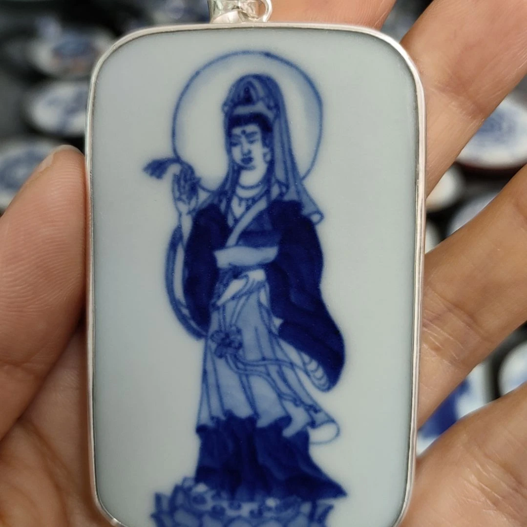 瓷片乐**馆青花观音菩萨挂件一个