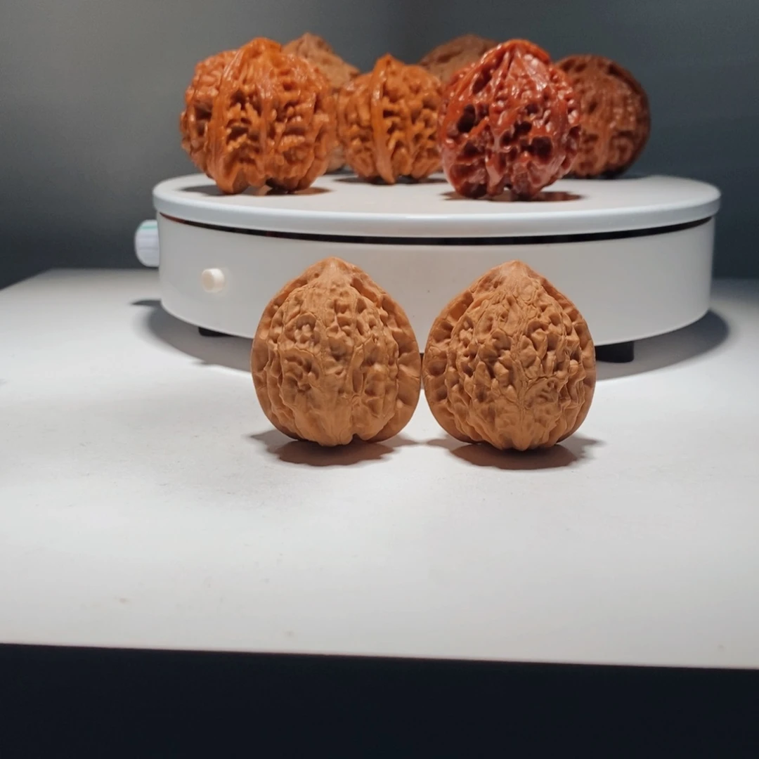 文玩核桃吊坠    035号-仙台公子帽金牛-34.5尺寸