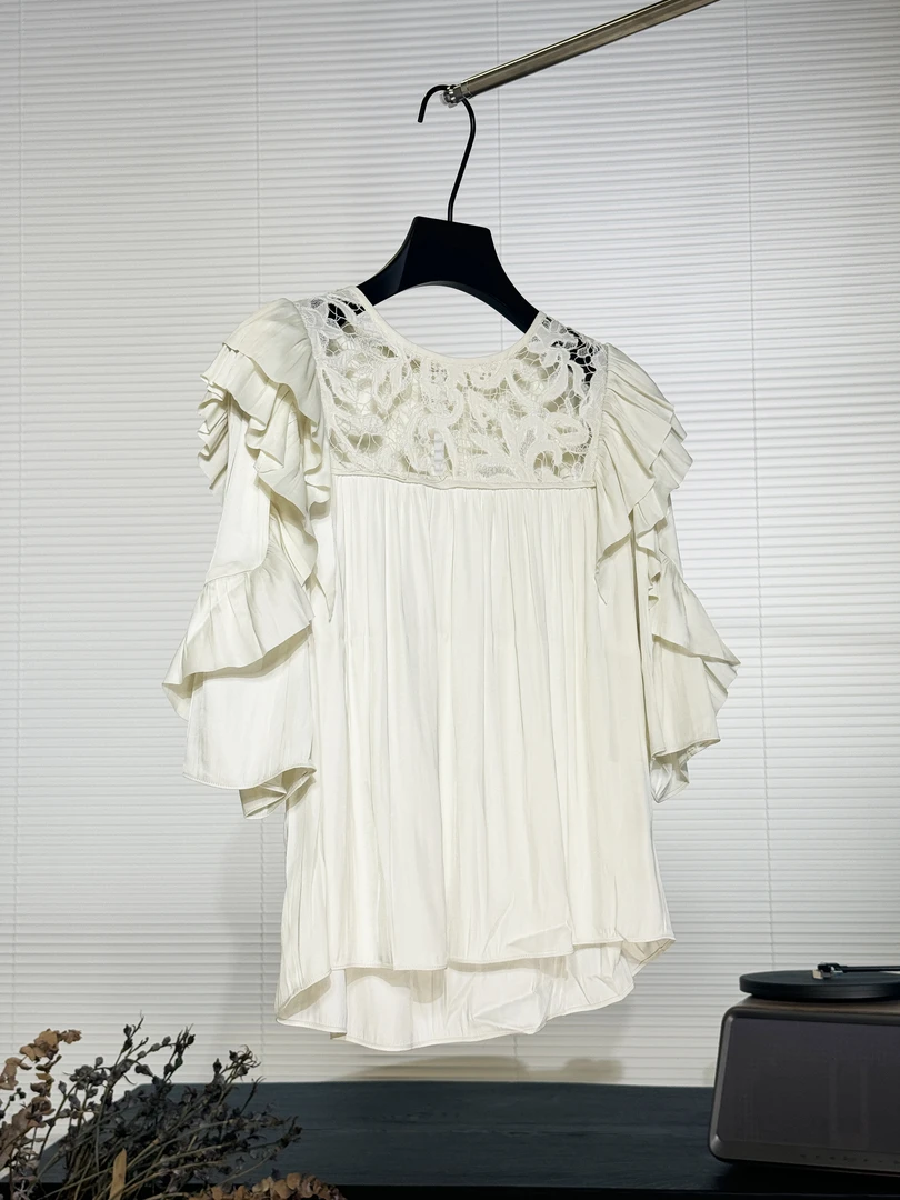 7011镂空刺绣蕾丝上衣