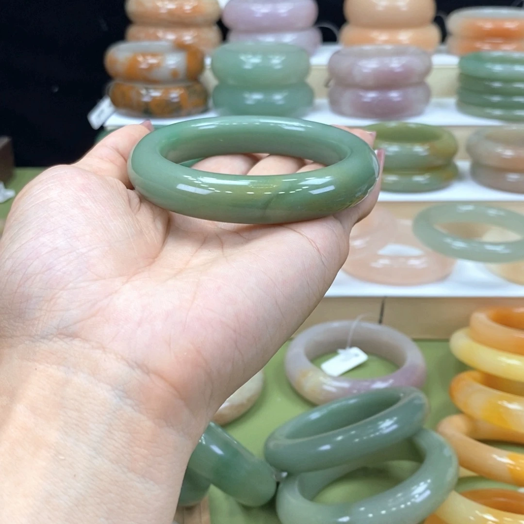 顺***水石英岩玉手镯未镶嵌