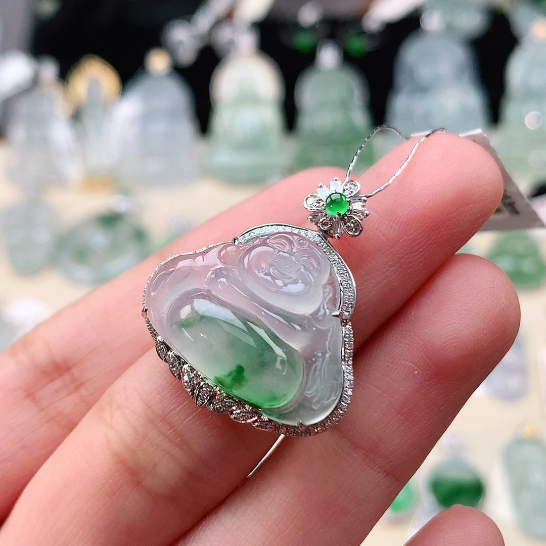 翡翠18K金镶嵌颈饰佛公