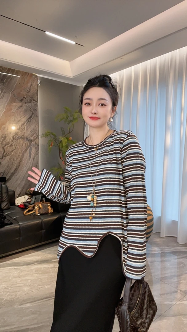【冲姐】秋款上新宽松大版不规则条纹显瘦长袖百搭休闲圆领上衣