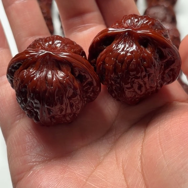 文玩核桃吊坠老绣球