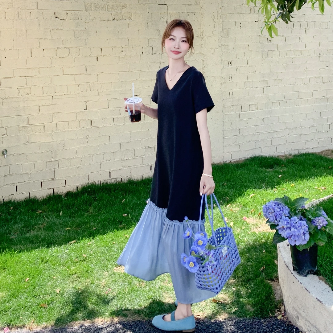 撞色拼接连衣裙女夏季2025新款独特漂亮今年流行爆款休闲气质长裙