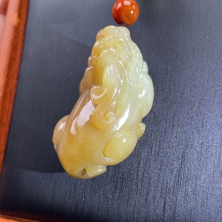 和田玉未镶嵌颈饰（金山料）