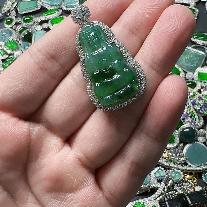 翡翠颈饰未镶嵌天然A货翡翠放漏