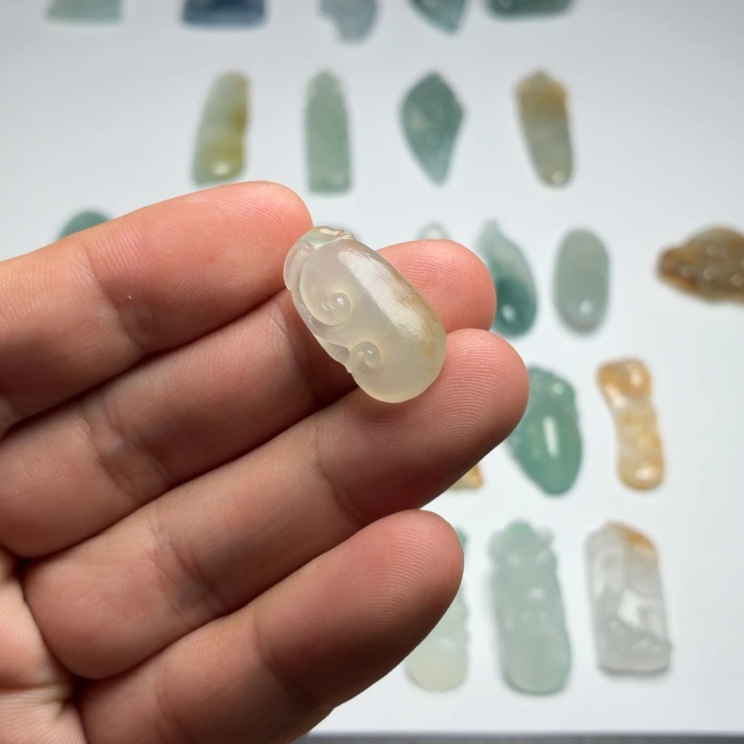 定制翡翠未镶嵌天然翡翠A货