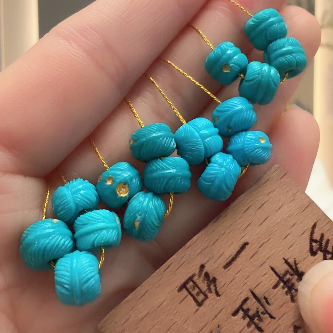 绿松石未镶嵌颈饰