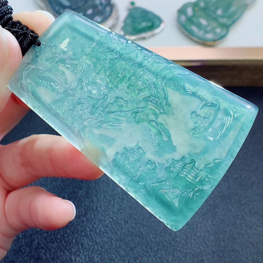 翡翠颈饰未镶嵌翡翠