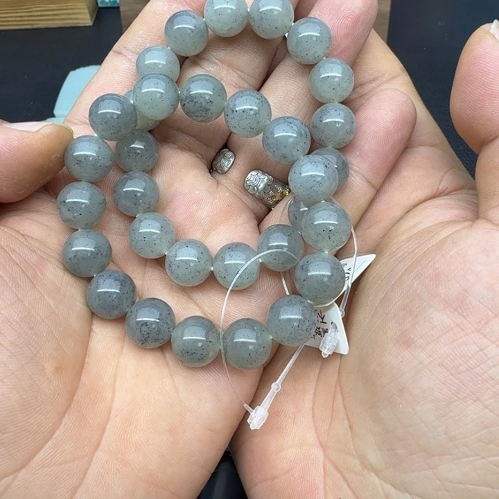 颈饰未镶嵌和田玉人***年