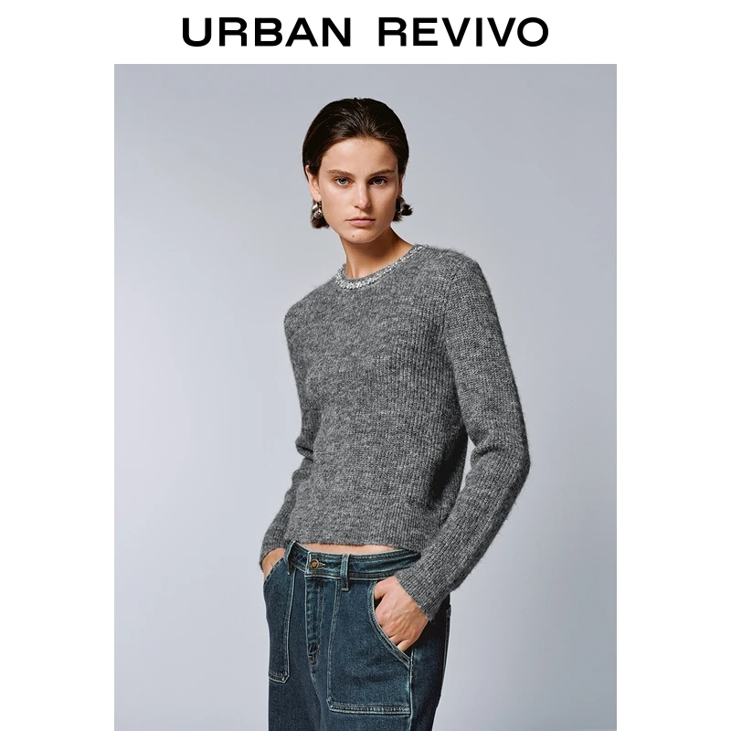 UR2025冬季新款女装气质简约钻饰纽扣圆领针织衫UWM950140