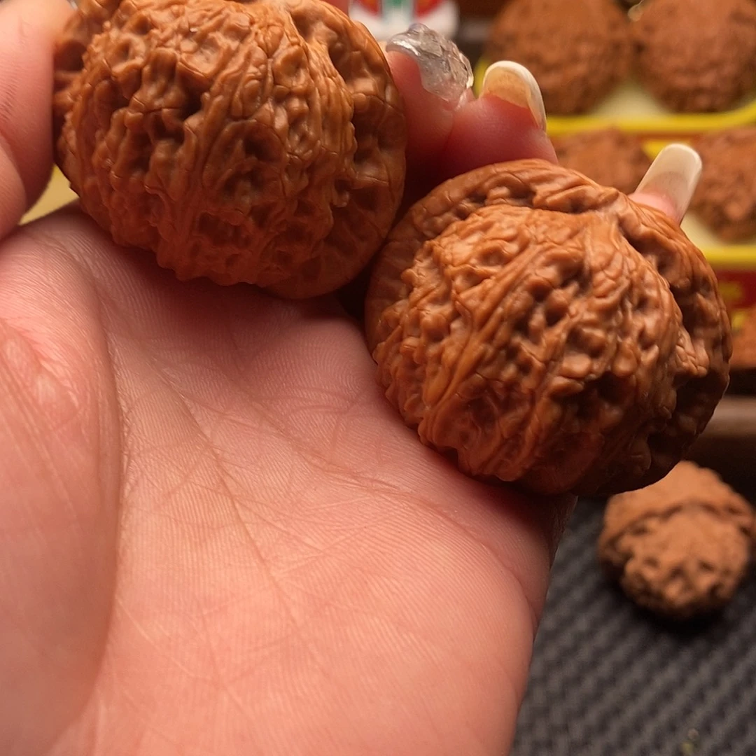 桃核把件乒*迷44全品闷白。