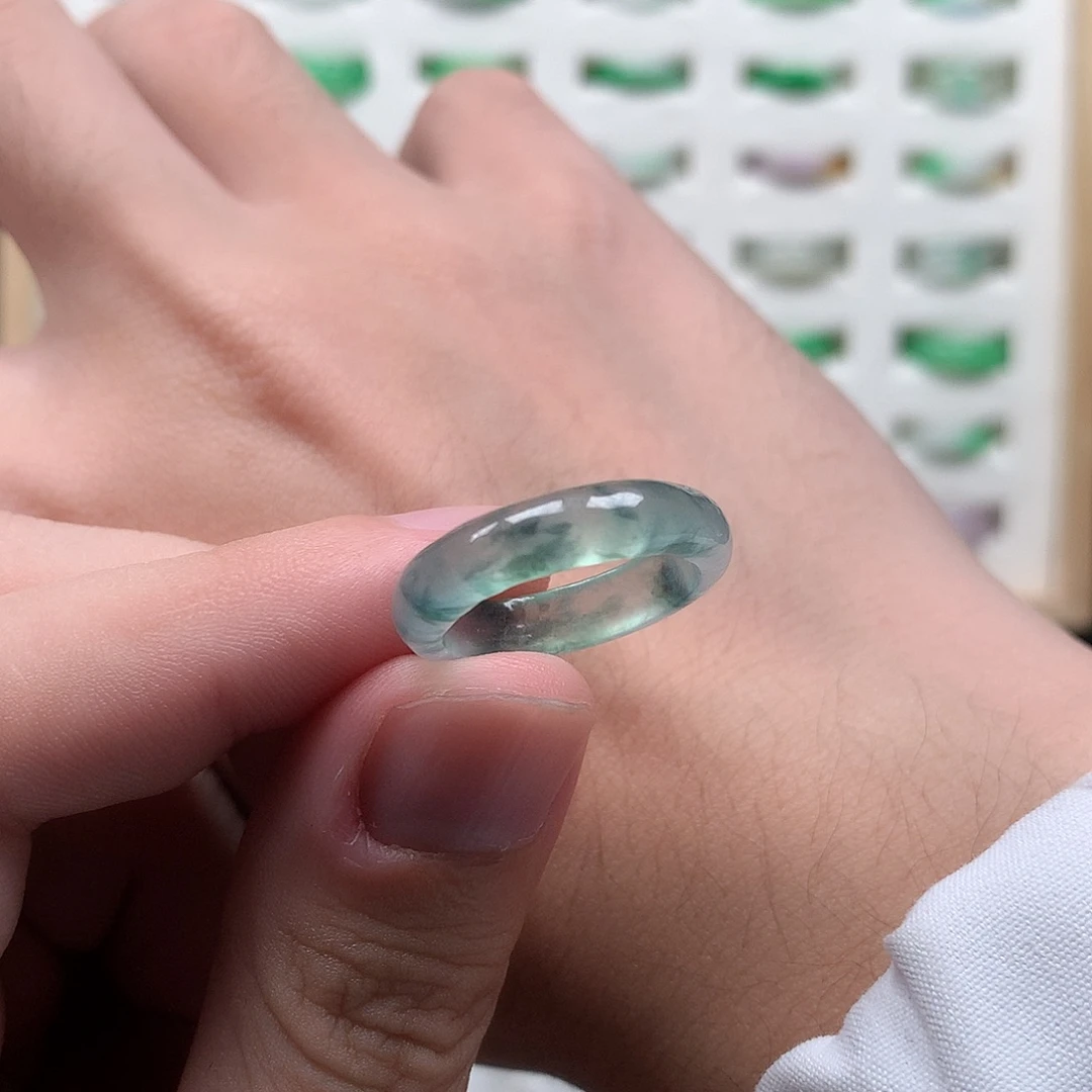 翡翠未镶嵌戒指15圈口微瑕