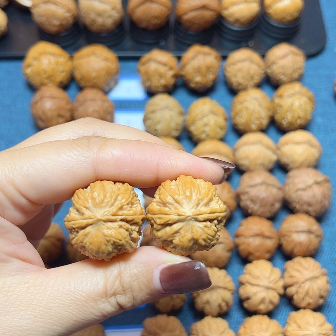 長***樂文玩核桃吊坠蝴蝶磨