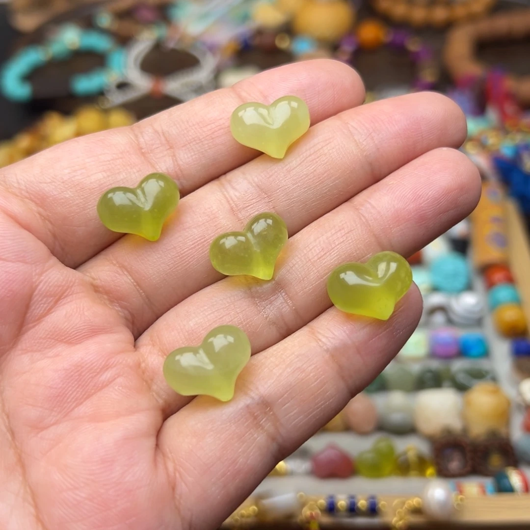 岫玉未镶嵌屁桃爱心发一个