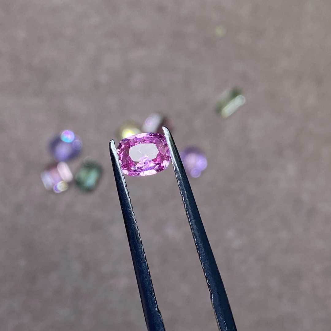 23T2879 无烧粉色蓝宝石 0.61克拉