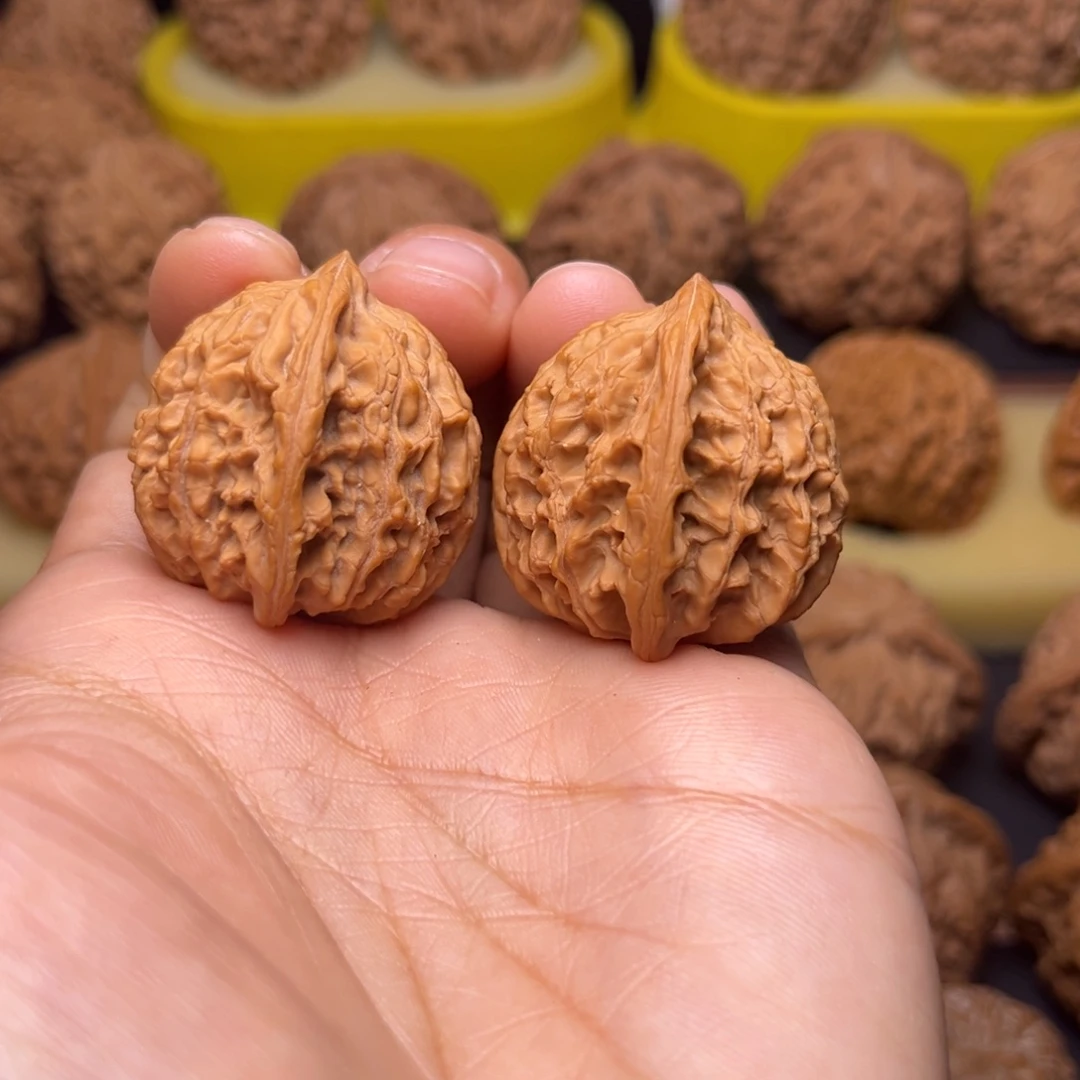 文玩核桃把件野生无名小果33左右