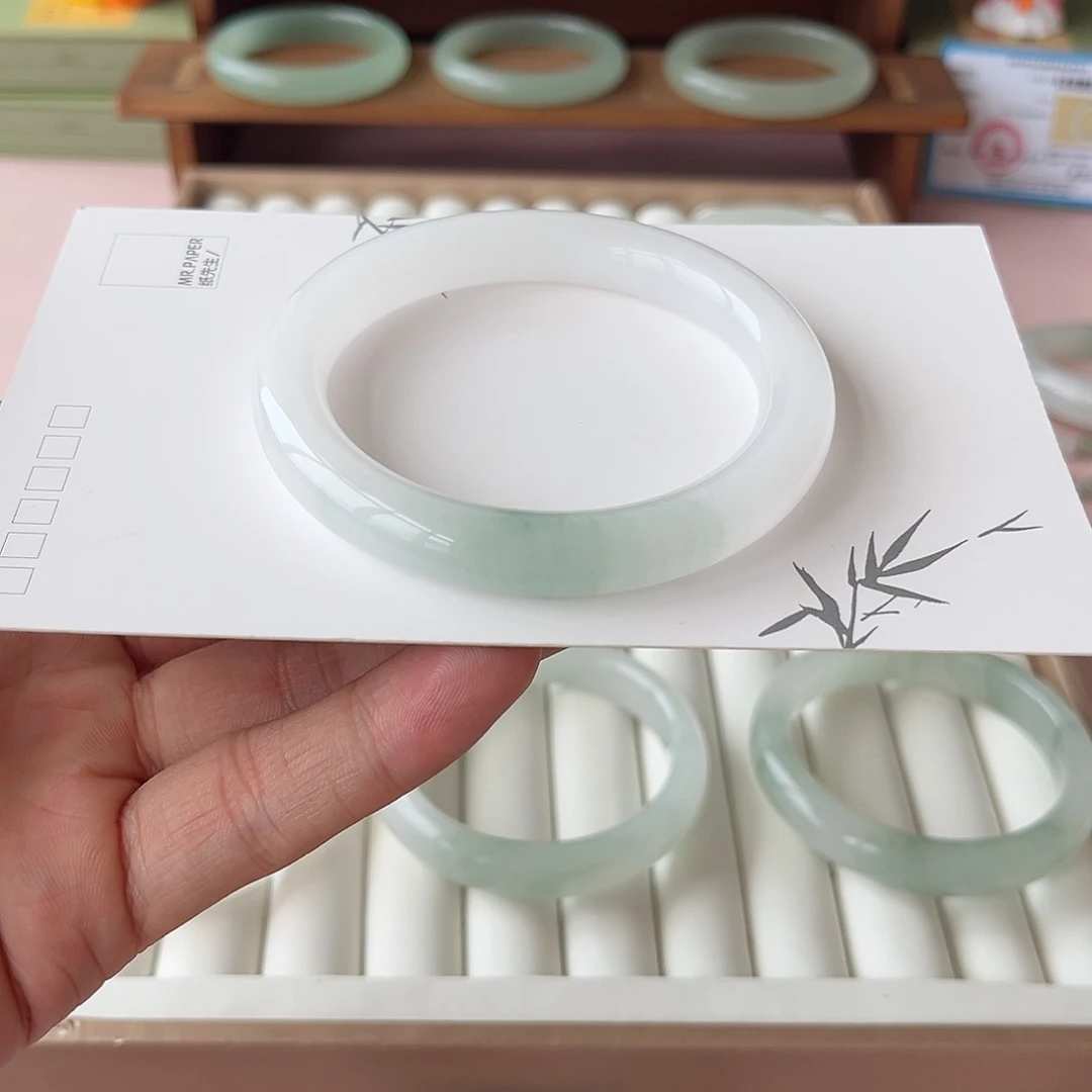 石英质玉未镶嵌手镯