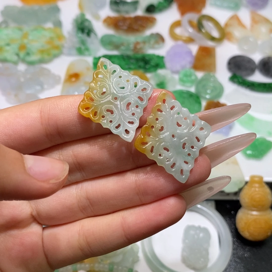 定制翡翠未镶嵌耳饰