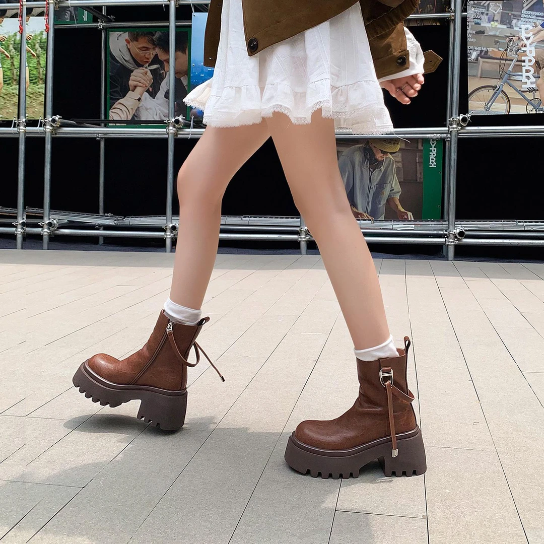 2025新款真皮厚底马丁靴女英伦风短筒靴小个子高跟靴瘦瘦靴马丁靴