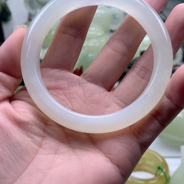 蛇纹石玉手镯未镶嵌《****》