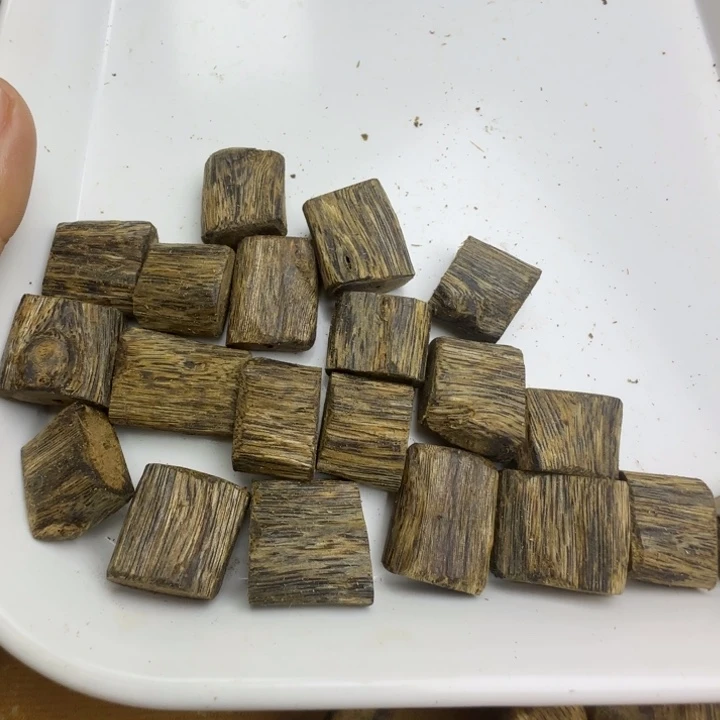 沉香碎屑沉香小无事牌随机