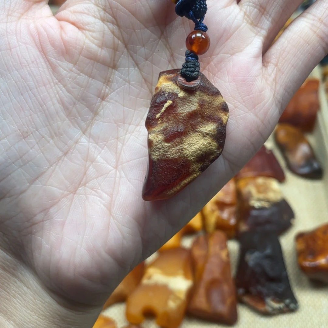 琥珀未镶嵌珠宝奇石