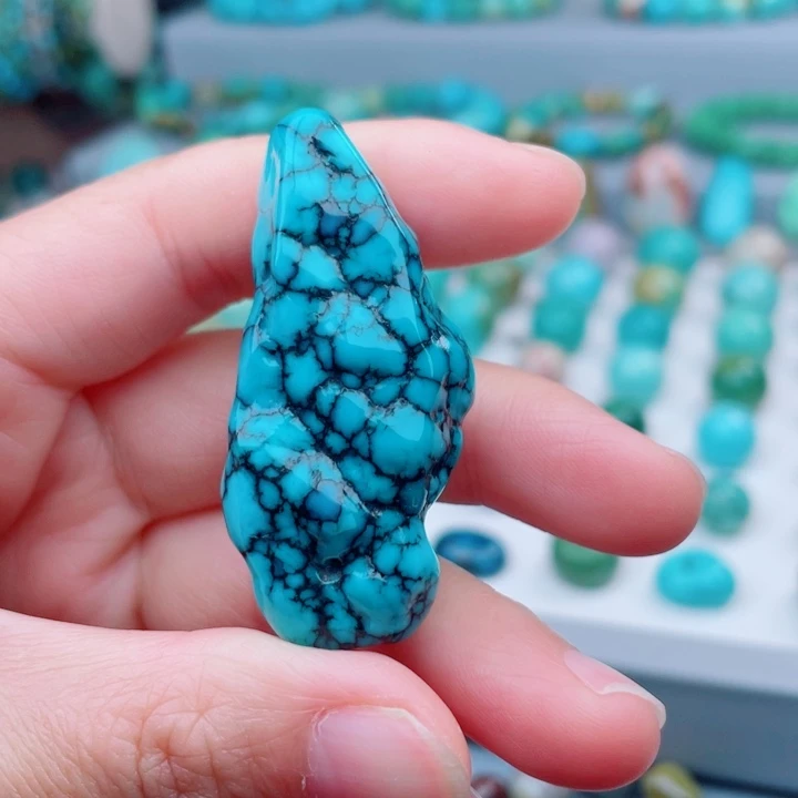 绿松石未镶嵌珠宝奇石