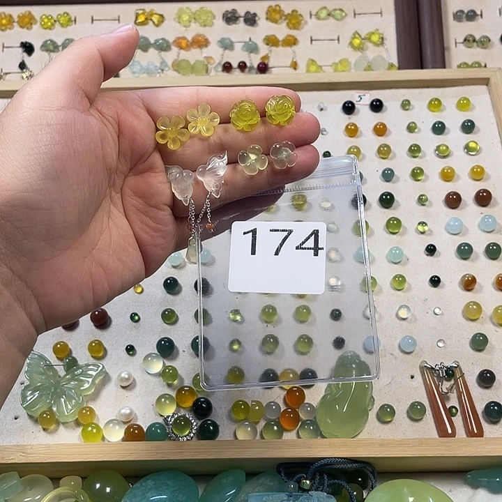 蛇纹石玉合金耳钉