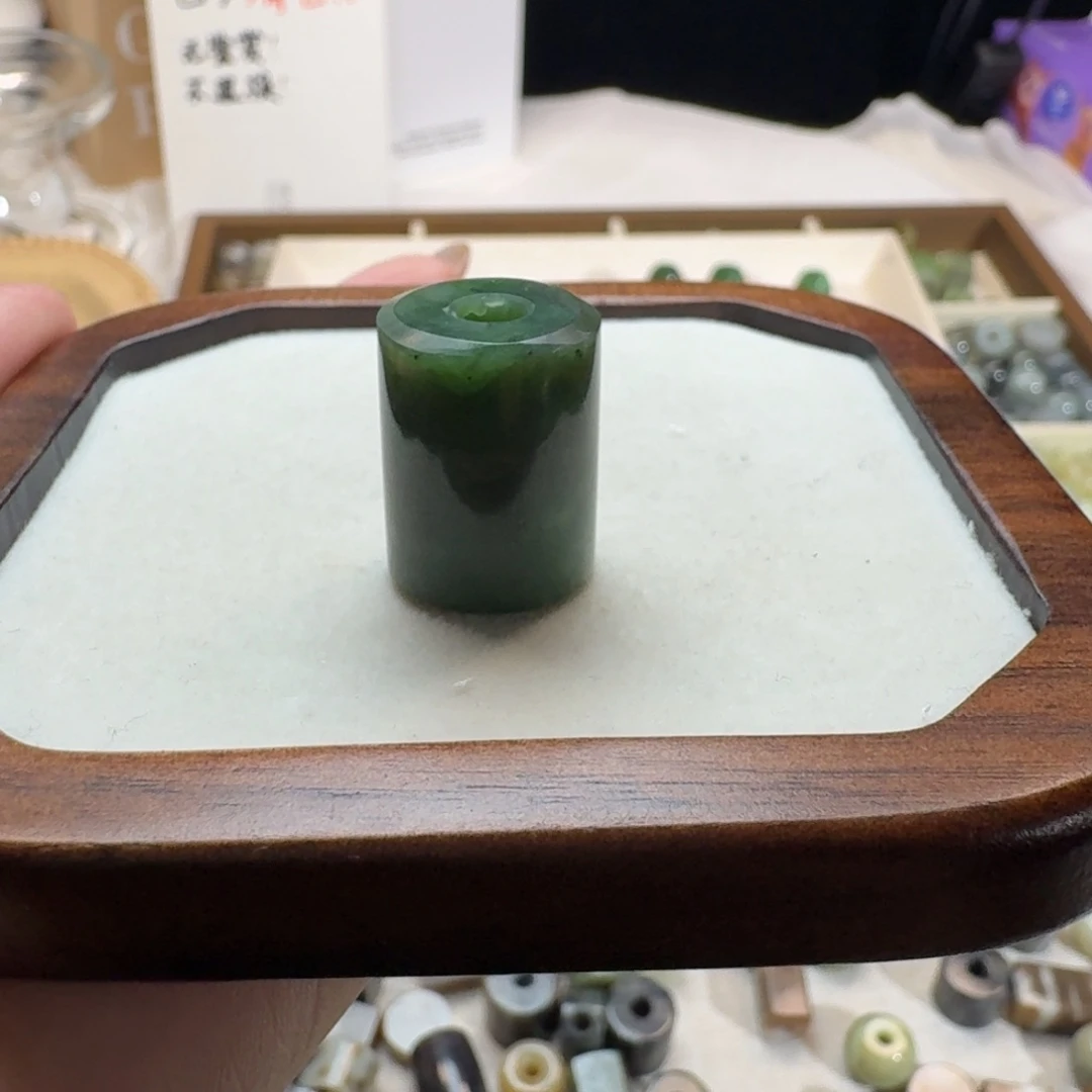 爱***朔未镶嵌戒指和田玉（糖玉）