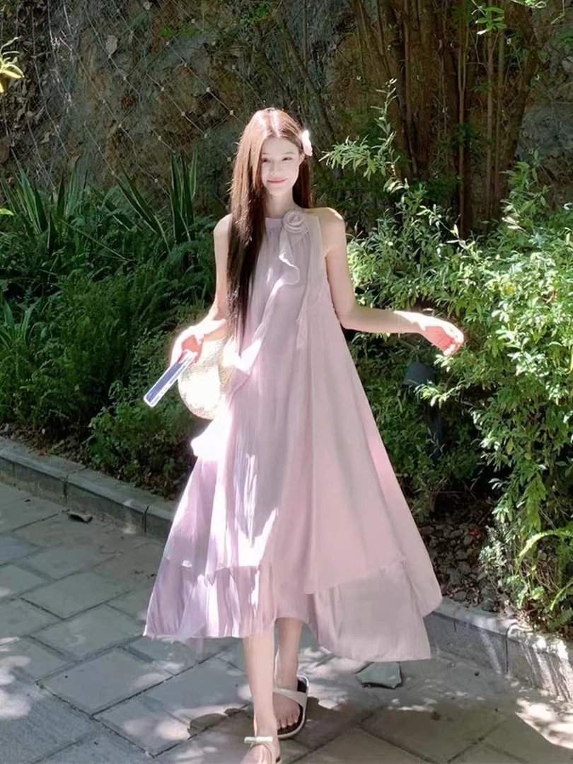 法式立体花朵荷叶边挂脖吊带连衣裙女夏季新款气质显瘦露肩背心裙