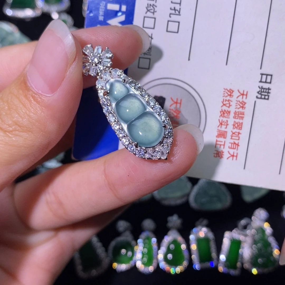 翡翠未镶嵌颈饰天然