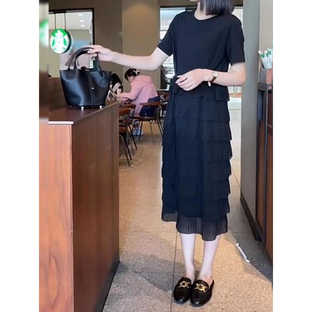 夏季2025新款法式复古赫本风连衣裙女短袖圆领遮肚子显瘦小黑裙潮