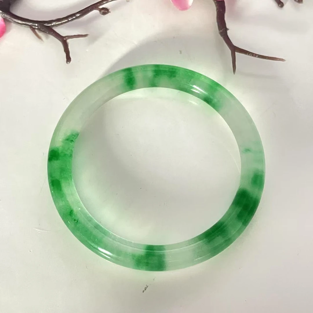 典藏品 飘绿花细圆条手镯