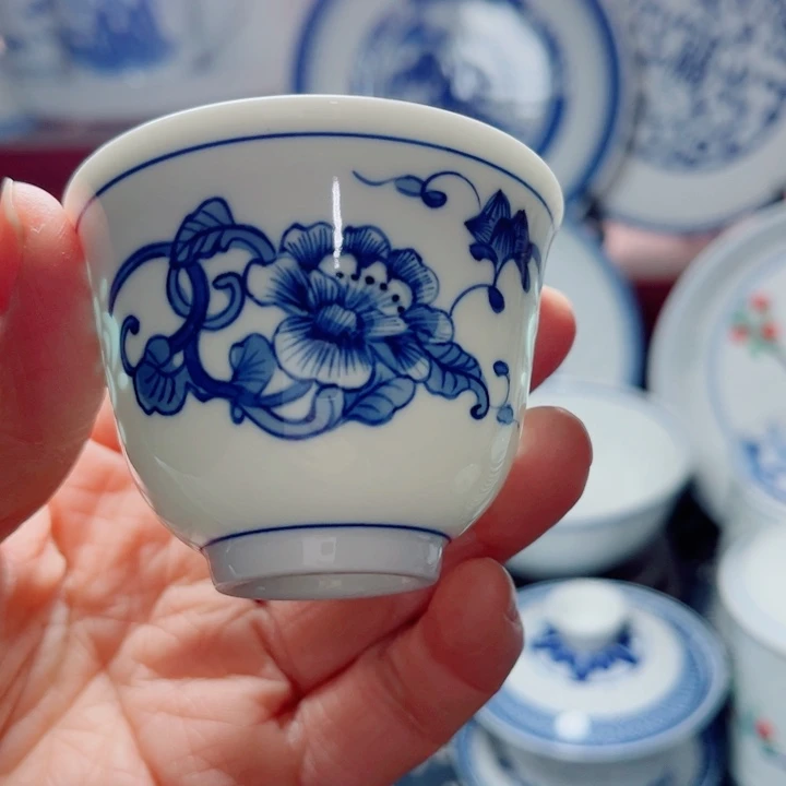 青花玲珑中国节雕刻小杯