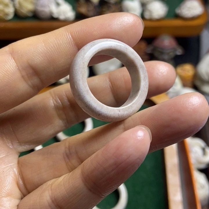 達***偉配饰鹿角雕刻一个出