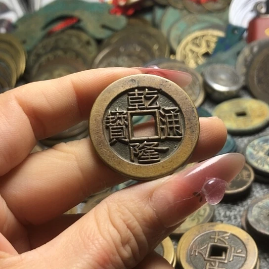 大***8现代仿制工艺品乾隆
