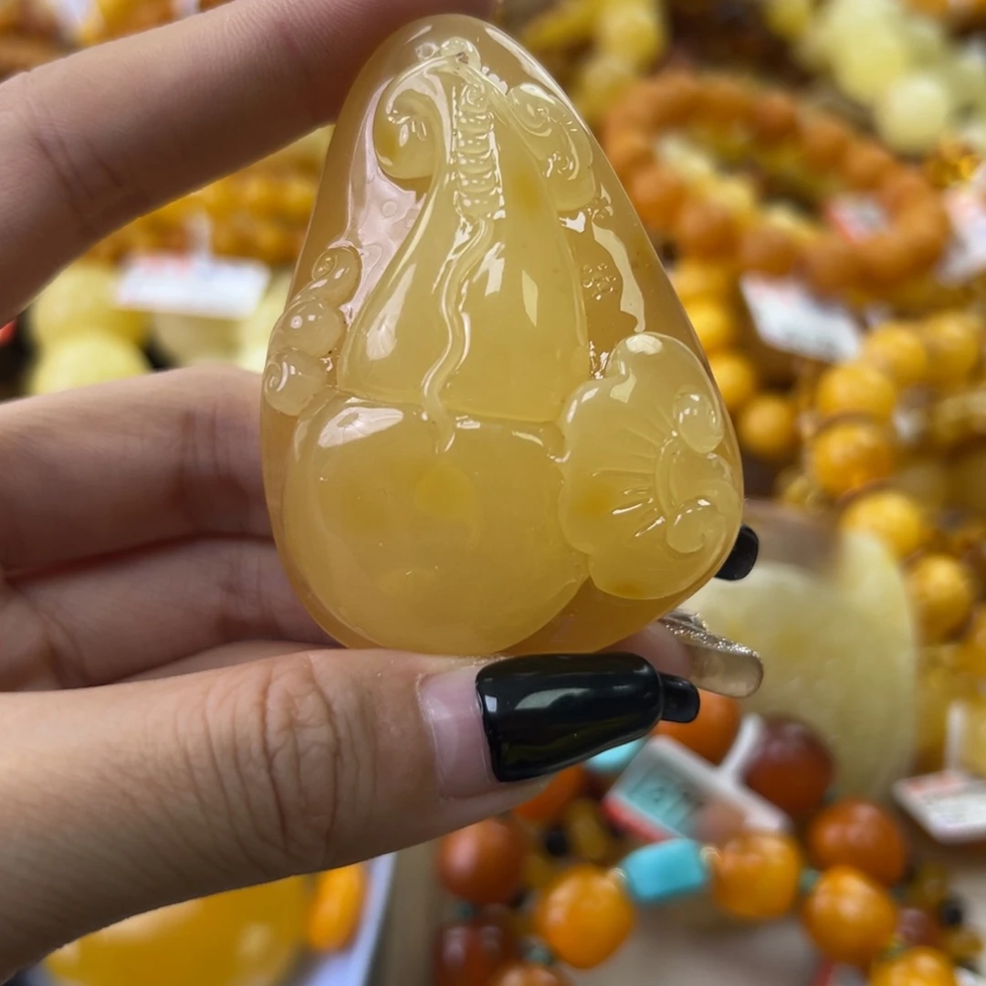 琥珀珠宝奇石未镶嵌