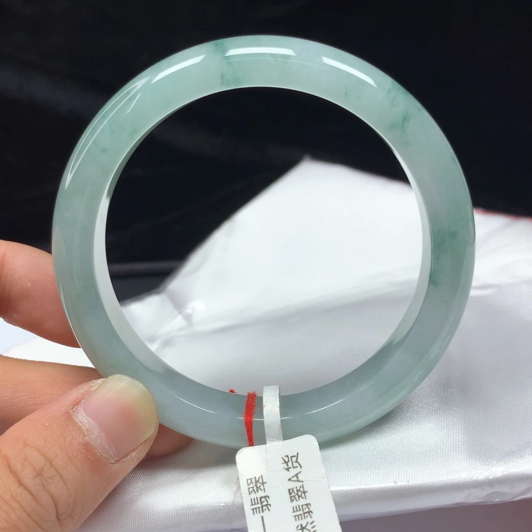 翡翠手镯（圆镯）未镶嵌59.2