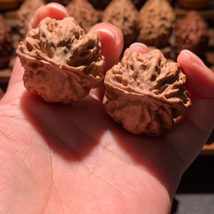 吊坠文玩核桃楸玥核26浮黄