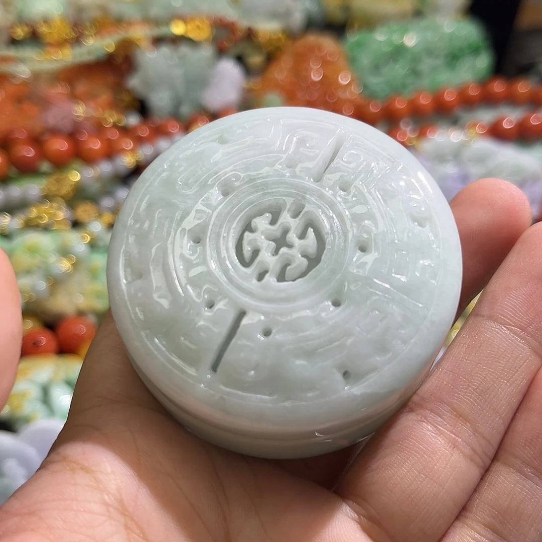 翡翠未镶嵌颈饰待编织