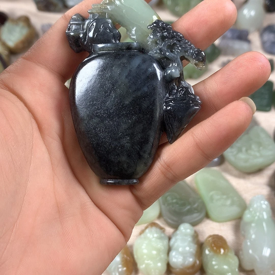 颈饰未镶嵌和田玉