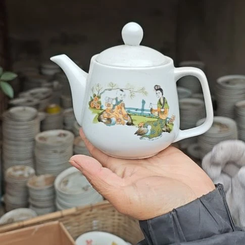 库存微瑕三娘教子单孔小壶