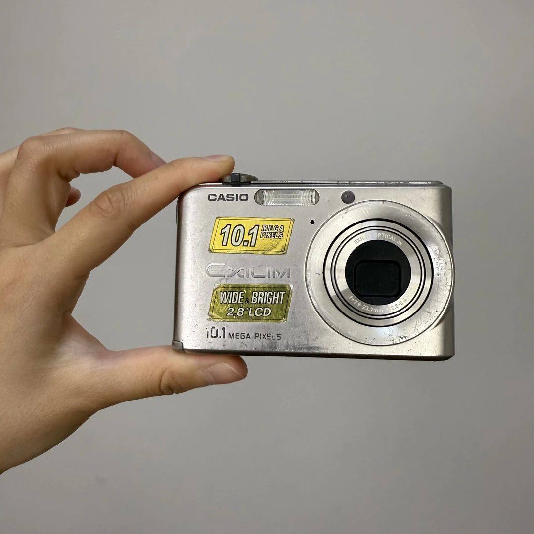 8新 Casio/卡西欧 Z1000 1010万像素 3倍变焦 出片氛围感奶油肌