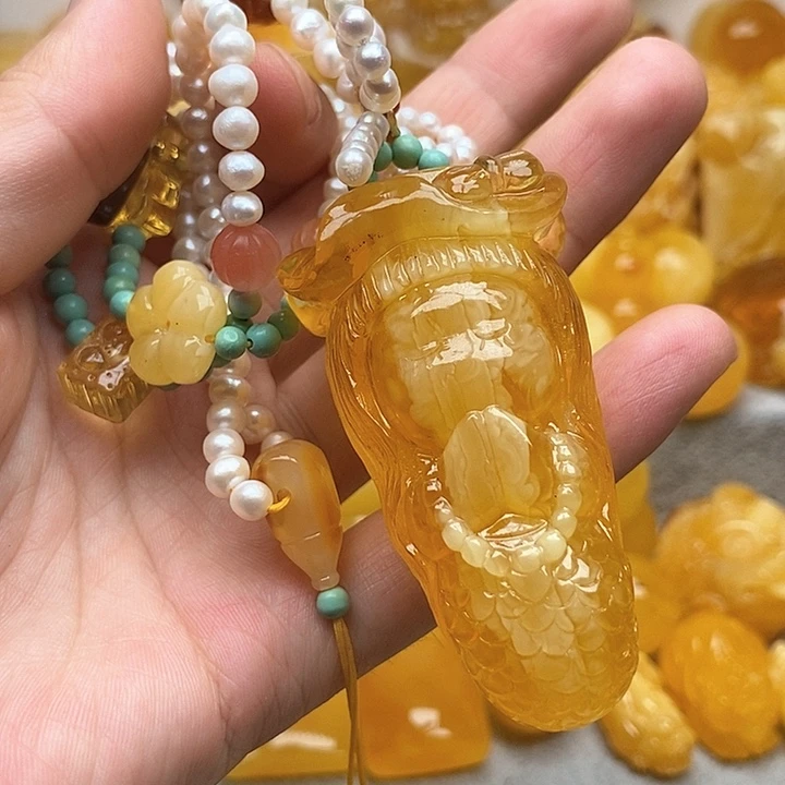 未镶嵌颈饰琥珀琥珀蜜蜡吊坠